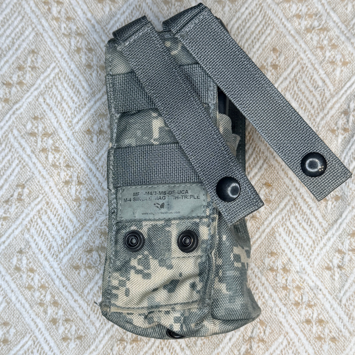 USGI-ACU Double Mag Pouch with Clip/Velcro.
