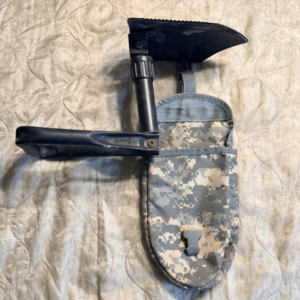 Entrenching Tool AMES with ACU cover