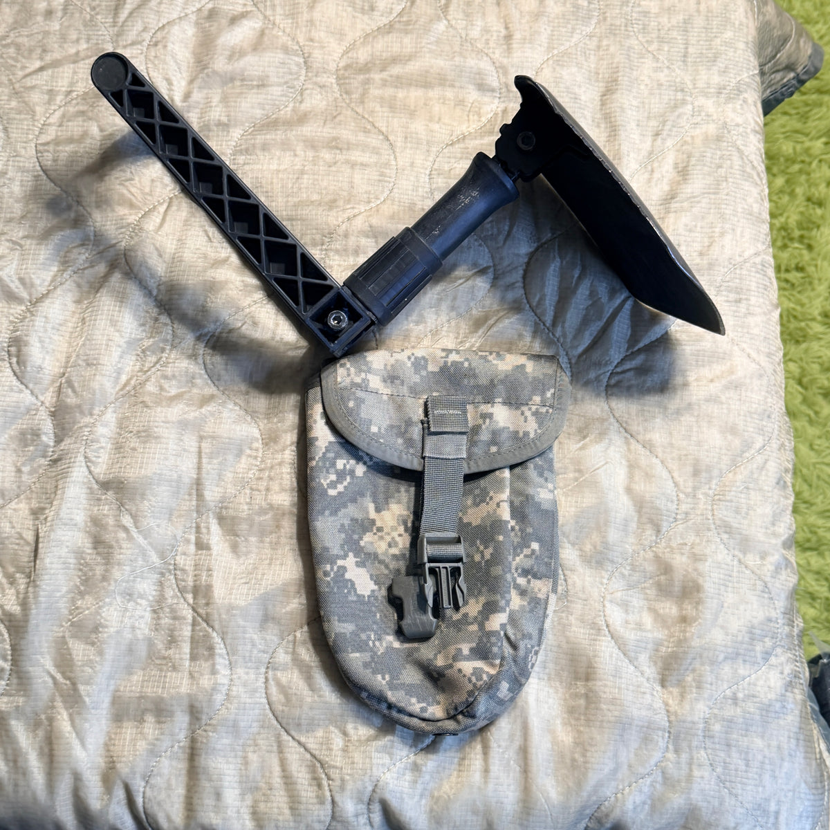 Entrenching Tool GERBER with ACU cover